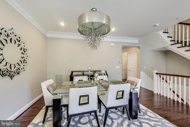 Building Photo - 10821 Symphony Park Dr