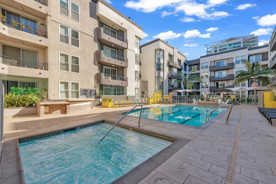 Building Photo - 13603 Marina Pointe Dr