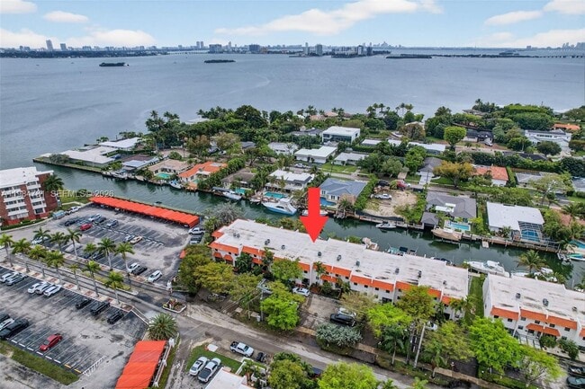 Building Photo - 1626 NE 105th St