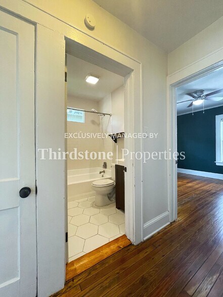 Building Photo - 725 Cherokee St