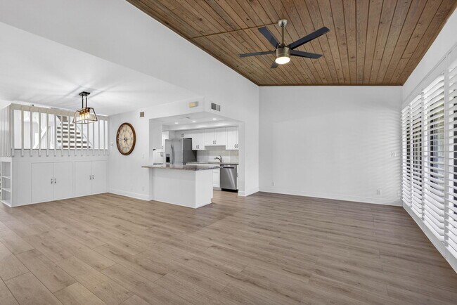 Building Photo - 259 Old Meadow Way