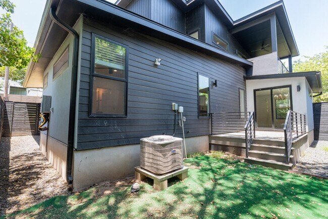 Building Photo - 3705 Wilson St