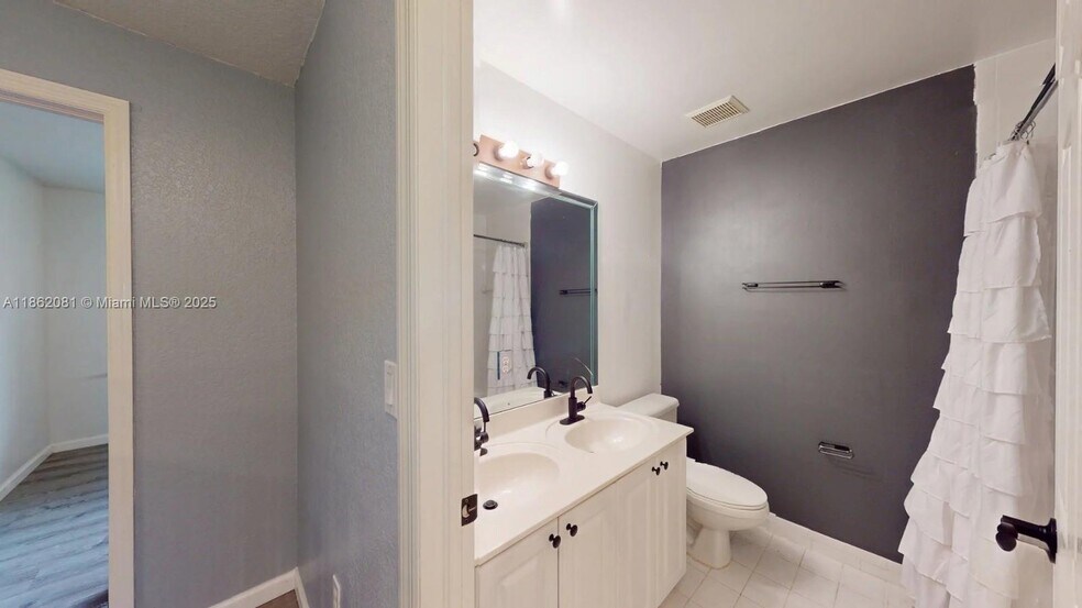 Building Photo - 238 Magnolia Ave