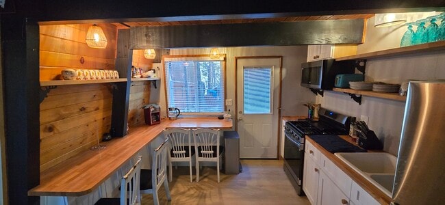 Building Photo - 252 San Bernardino Ave