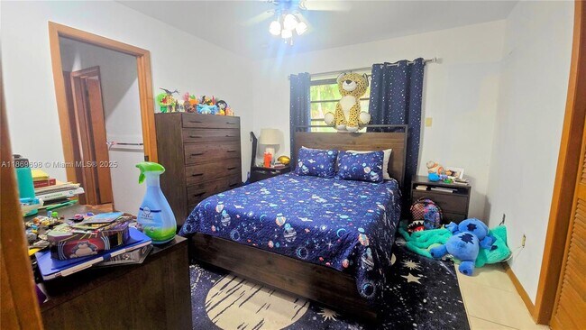 Building Photo - 15305 SW 74th Ct