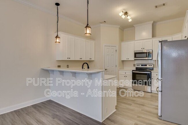 Building Photo - 2425 River Birch Dr