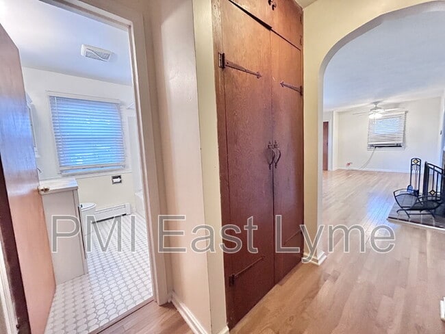 Building Photo - 22 Whitewood St