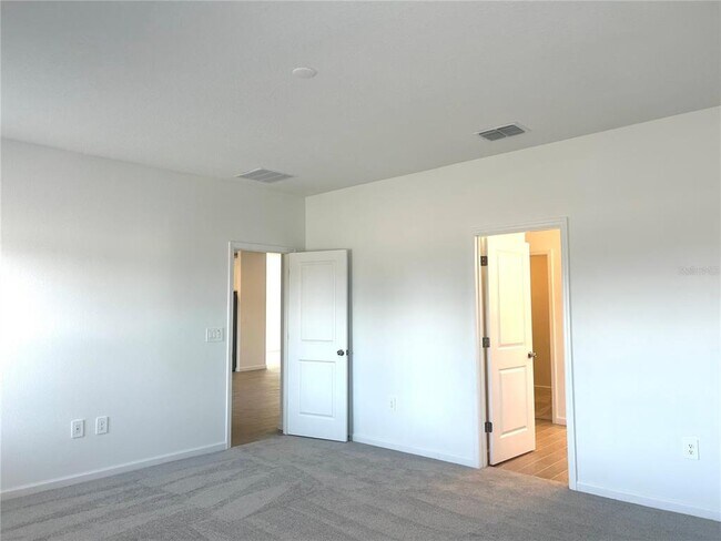 Building Photo - 6637 SW 89th Loop