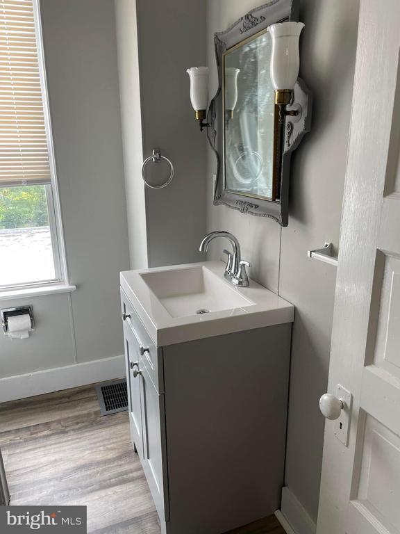 Building Photo - 246 W Front St