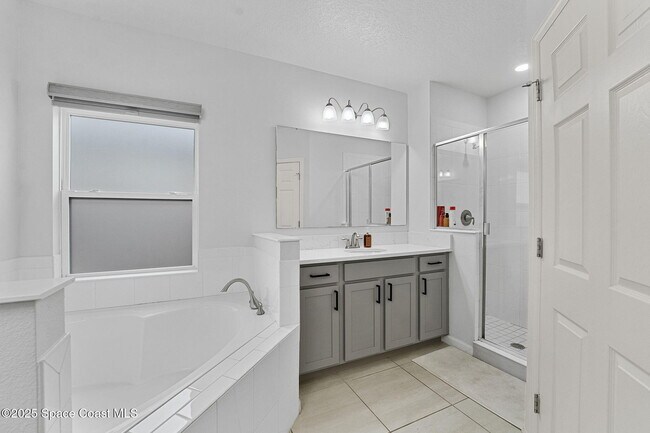 Building Photo - 4198 Alligator Flag Cir