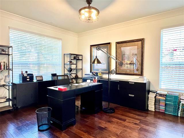 Building Photo - 607 Sante Fe Dr