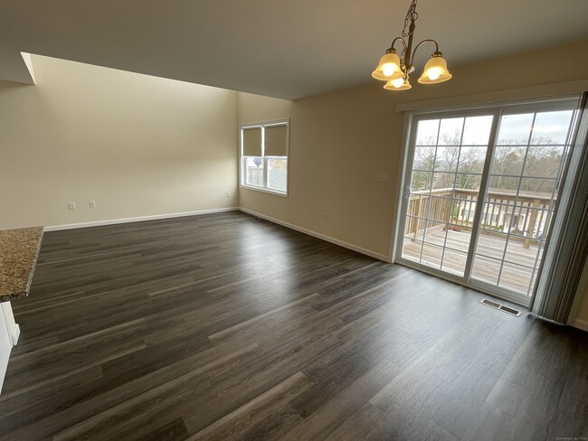 Building Photo - 28 Woodside Dr