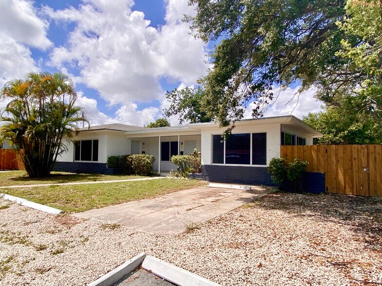 Front Façade - 1317 NE 116th St