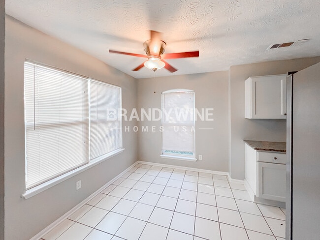 Building Photo - 4400 Westchester Ct