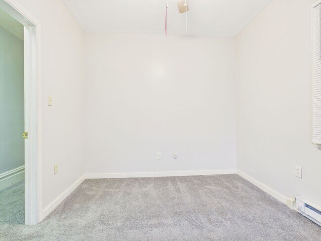 Building Photo - 1924-1926 State St