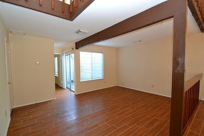 Building Photo - 13026 Wirevine Ln