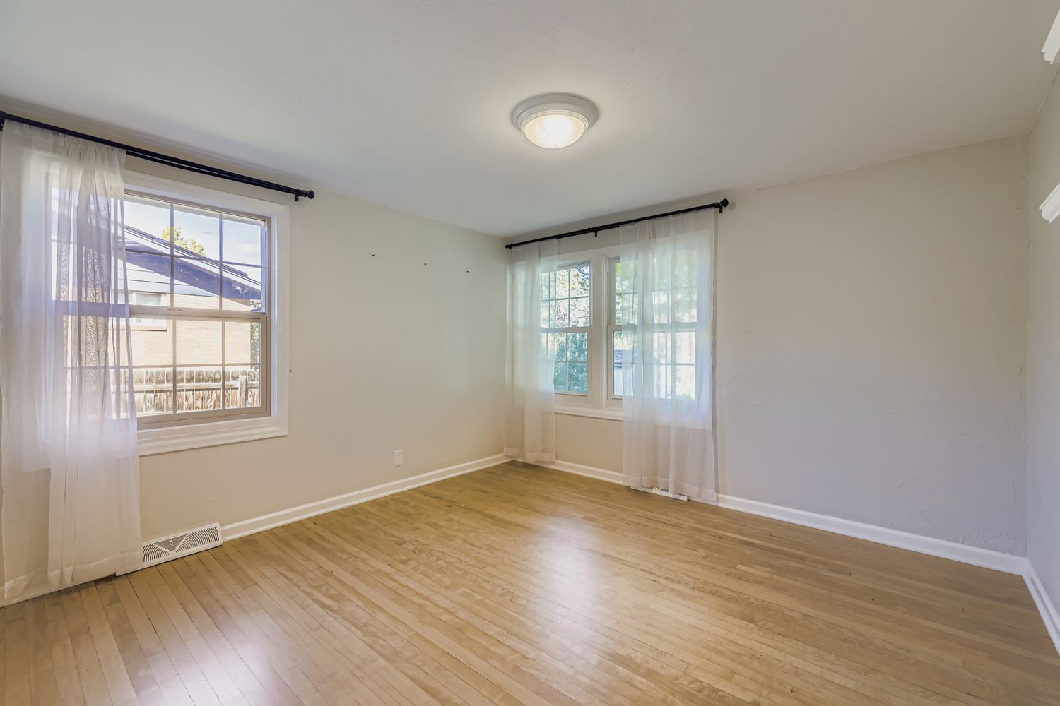 Building Photo - 30 S Hoyt St