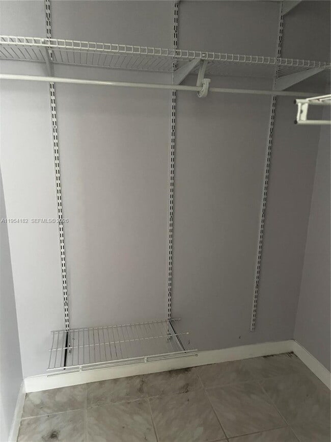 Building Photo - 13934 SW 102nd Ln