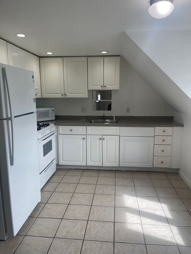 Building Photo - Myrtle Investment LLC