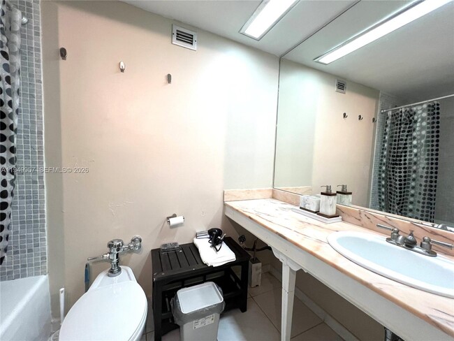 Building Photo - 5445 Collins Ave