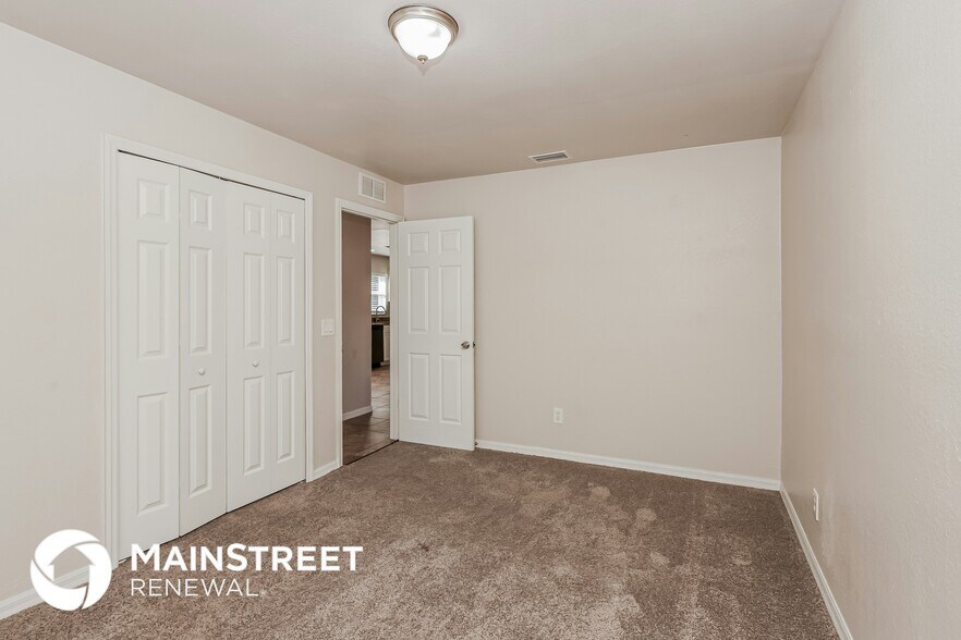 Building Photo - 4502 E 21st St