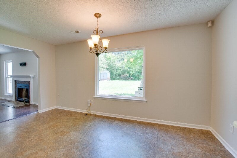 Building Photo - 238 Barberry Ln