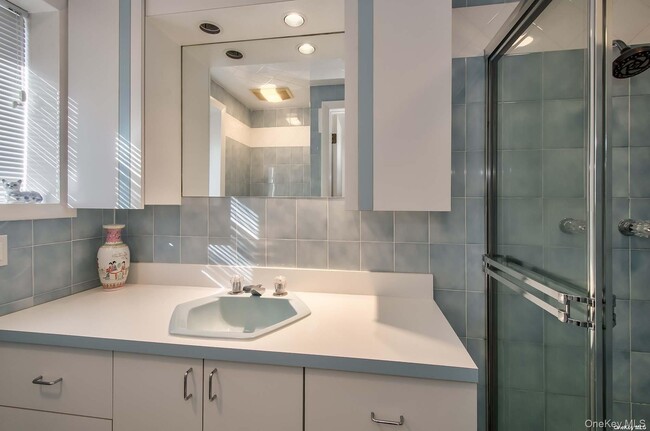 Building Photo - 450 Lenox Rd