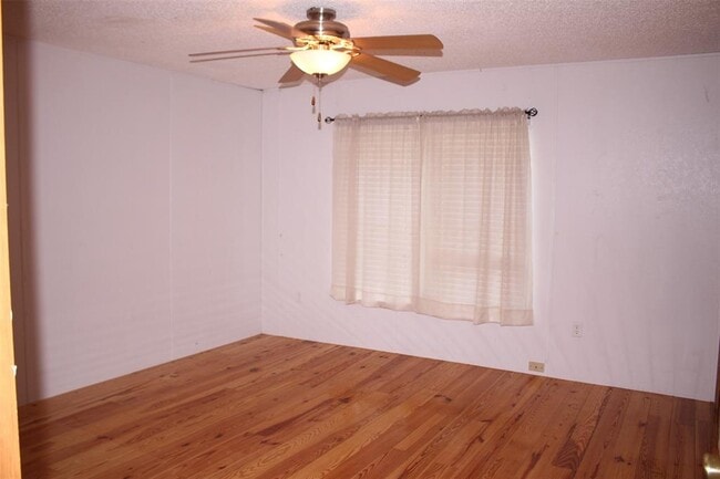 Building Photo - 161 Green Fields Dr