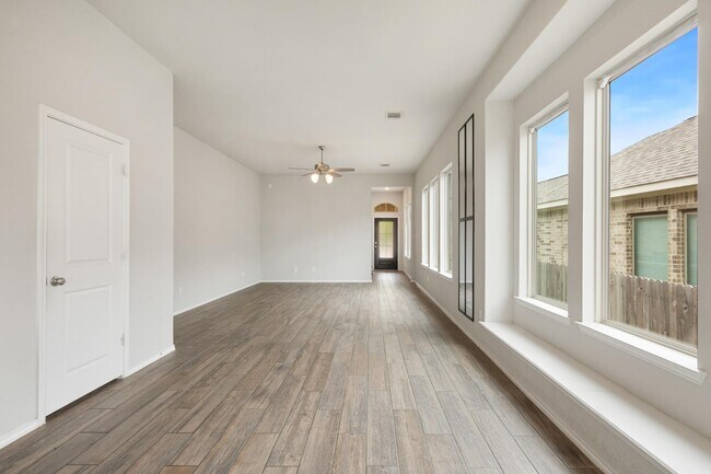 Building Photo - 2630 River Pointe