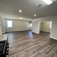 Building Photo - 25396 Grotto Falls Ln