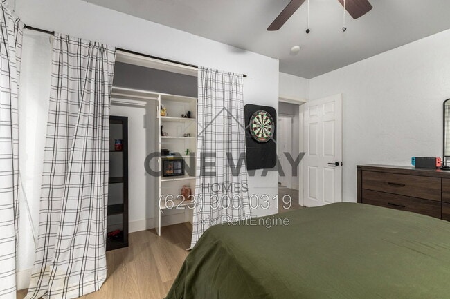 Building Photo - 107 S Catalina St