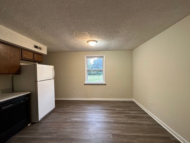 Building Photo - Pet friend home for rent near Rural Kin & ...