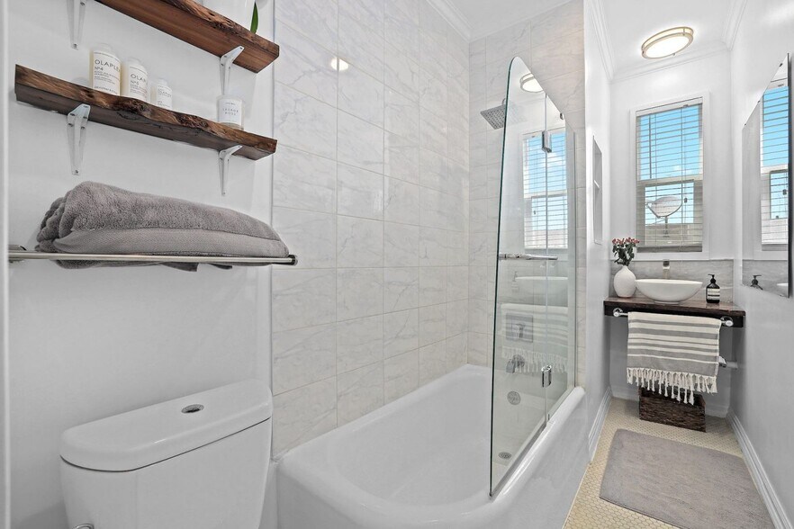 Building Photo - 249 Columbia Pl