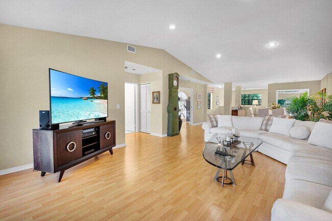 Building Photo - 22759 Mandeville Pl