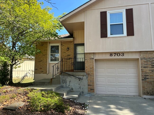 Building Photo - 8703 N Hull Dr