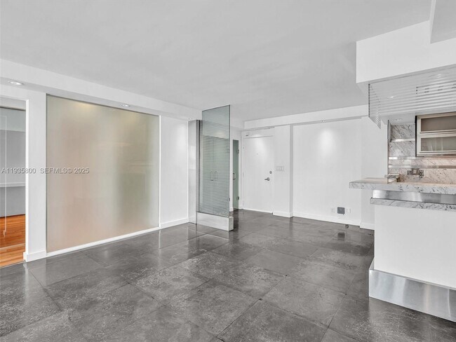 Building Photo - 6770 Indian Creek Dr