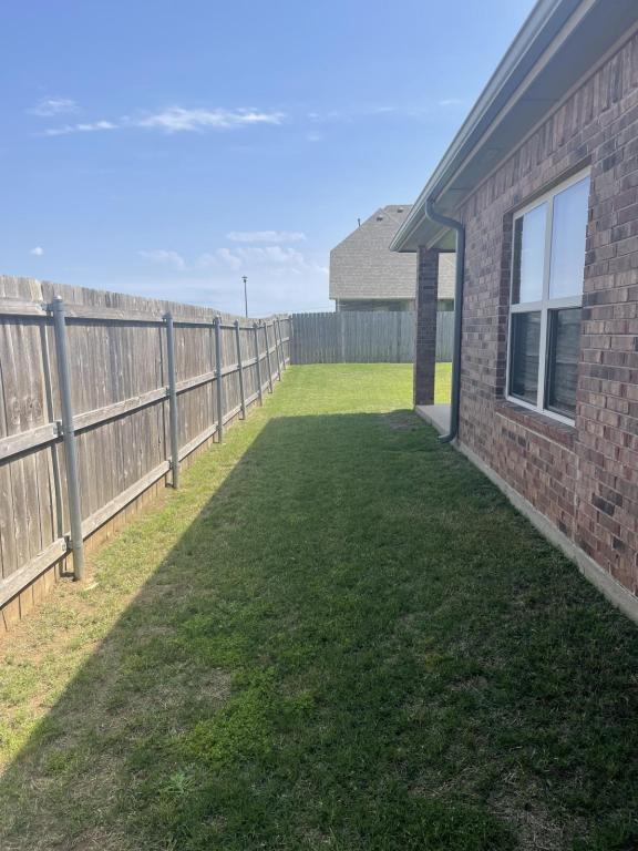 Building Photo - 7702 SW Franks Ct