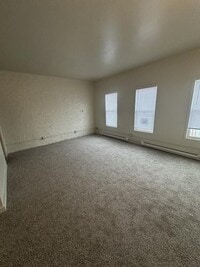 Building Photo - 110 1/2 S Main, Apt#3-Apt#3