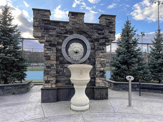 Building Photo - 1021 Grand St