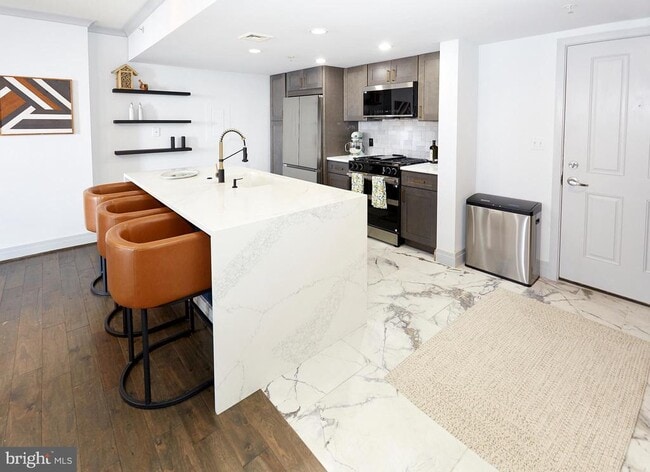 Building Photo - 414 Water St