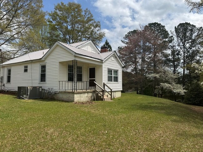 Primary Photo - 813 Cedar Springs Rd