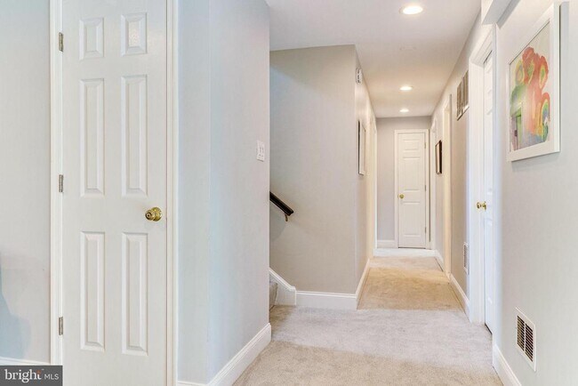 Building Photo - 6519 Engel Dr
