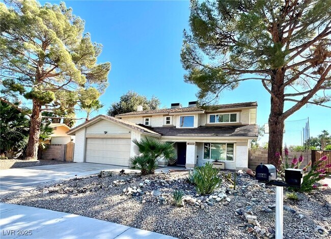 Building Photo - 2246 Windsor Dr