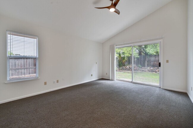 Building Photo - Updated 3 Bedroom Home with 3-Car Garage i...