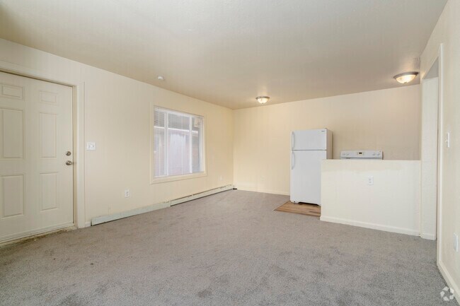1BR, 1BA - 570SF - Unit 16 - Living/Dining Room - 17161 Denver St