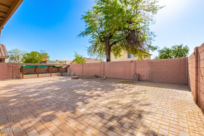 Building Photo - 4410 N 124th Ave