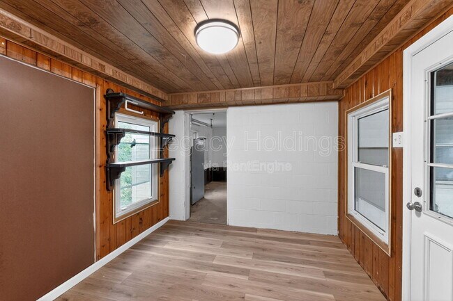 Building Photo - 192 Fairmor Dr
