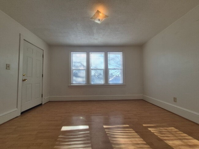 Building Photo - 661 Orange Ave E