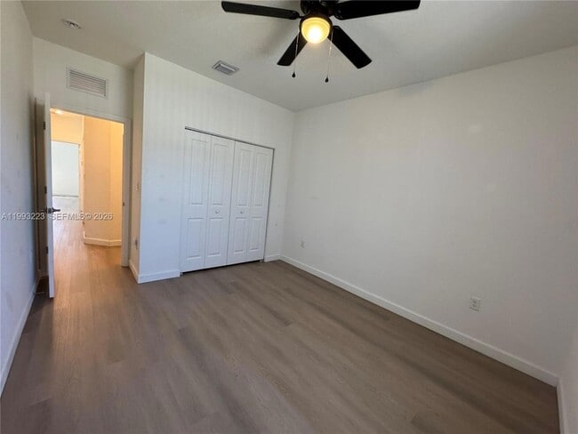 Building Photo - 1110 SE 27th Terrace