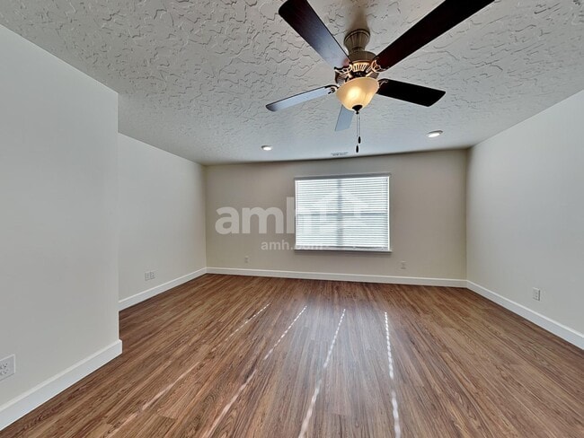 Building Photo - 1015 W 850 S